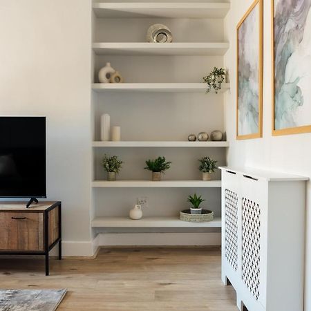 Stunning & Stylish 2 Bed Flat In West London Apartment Exterior photo
